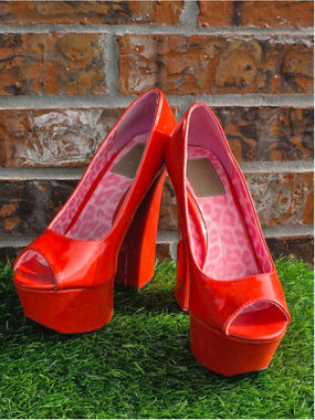 FRH Red Platform Heels Size 6.5 with Pink Leopard Print